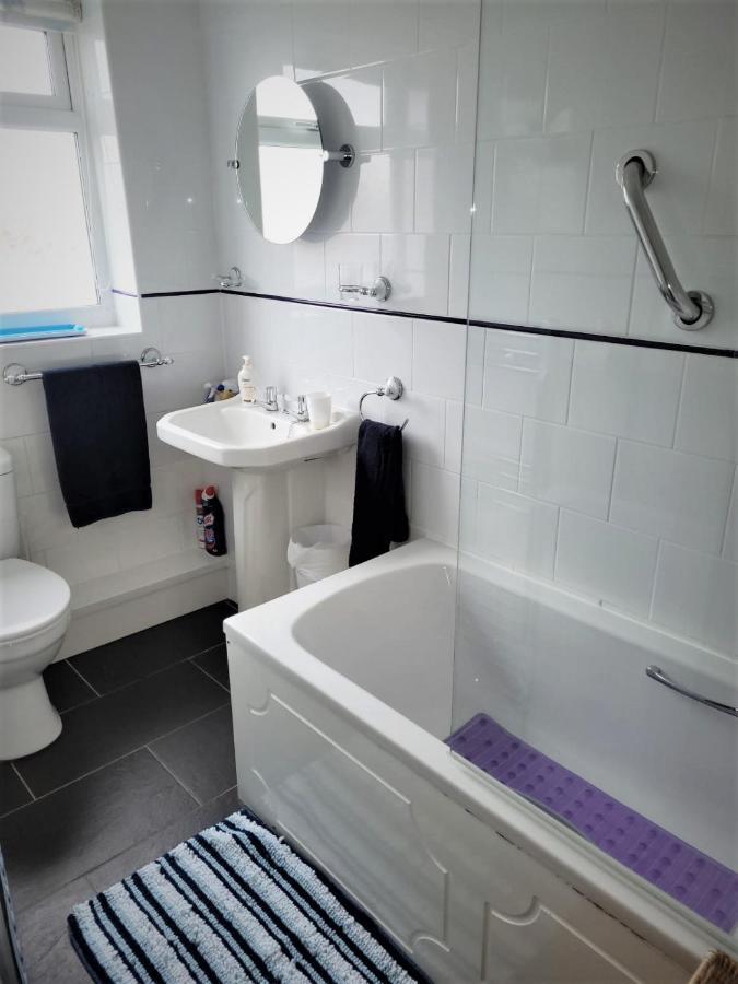 Smitten House 4 Bedroom Рил Екстериор снимка