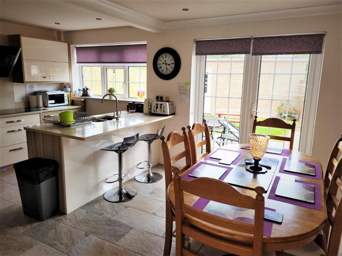 Smitten House 4 Bedroom Рил Екстериор снимка